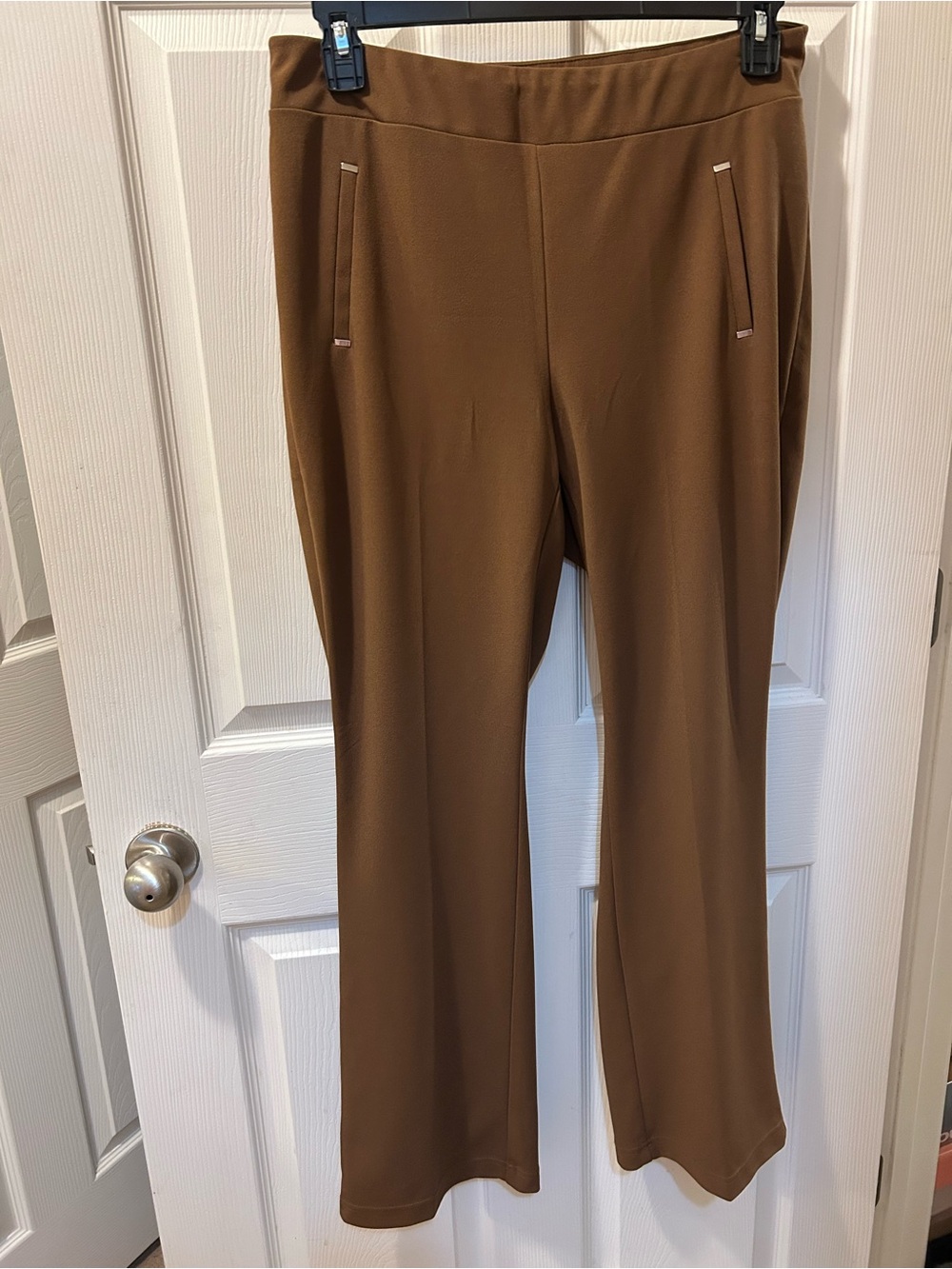 SoHo Apparel 1X Women’s Brown Pull-On Boot Leg Flare Pants Like New Condition